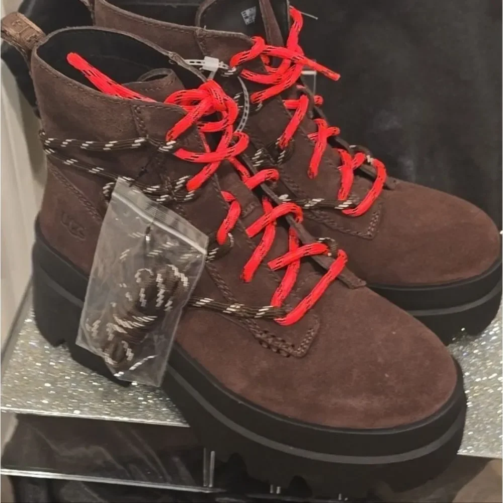 Ugg Brisbane Lace-Up Boots‎